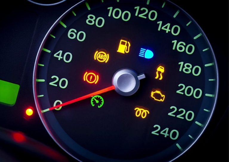 Teto Solar Inteligente: A Inovação que Recarrega Baterias e Alimenta Acessórios no Veículo